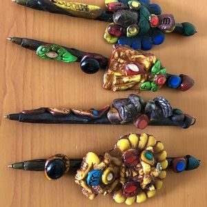 Artesanal Hand pens and book dividers